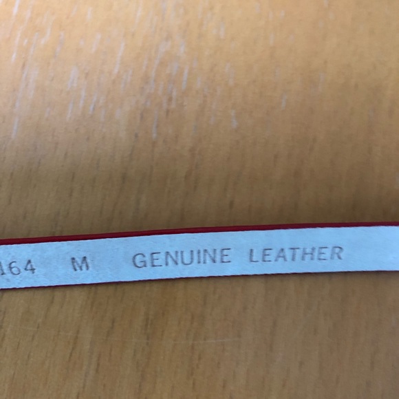 Ellen Tracy skinny red leather belt Medium - Picture 4 of 6